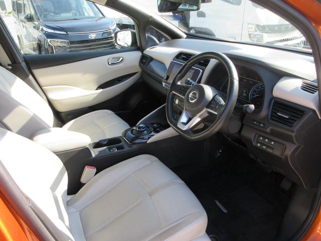 リーフ ｅ＋　Ｇ　プロパイロット　純正９インチナビ　フルセグＴＶ　全周囲カメラ　ＢＯＳＥサウンド　ドラレコ　ＥＴＣ　ハーフレザーシート　シートヒーター　ステアリングヒーター　ＬＥＤヘッドライト　急速充電　充電ケーブル（41枚目）