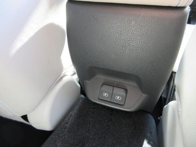 リーフ ｅ＋　Ｇ　プロパイロット　純正９インチナビ　フルセグＴＶ　全周囲カメラ　ＢＯＳＥサウンド　ドラレコ　ＥＴＣ　ハーフレザーシート　シートヒーター　ステアリングヒーター　ＬＥＤヘッドライト　急速充電　充電ケーブル（44枚目）