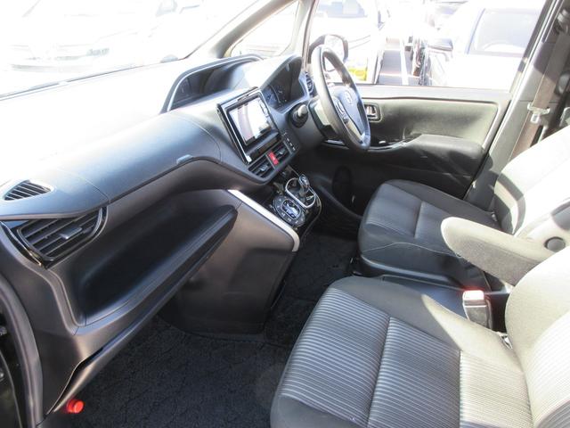 ヴォクシー ハイブリッドZS 煌 モデリスタエアロ アルパインナビ フルセグTV 後席フリップダウンモニター バックカメラ 両側パワースライドドア ドライブレコーダー ETC シートヒーター 社外マフラー 社外テールランプ(59枚目)