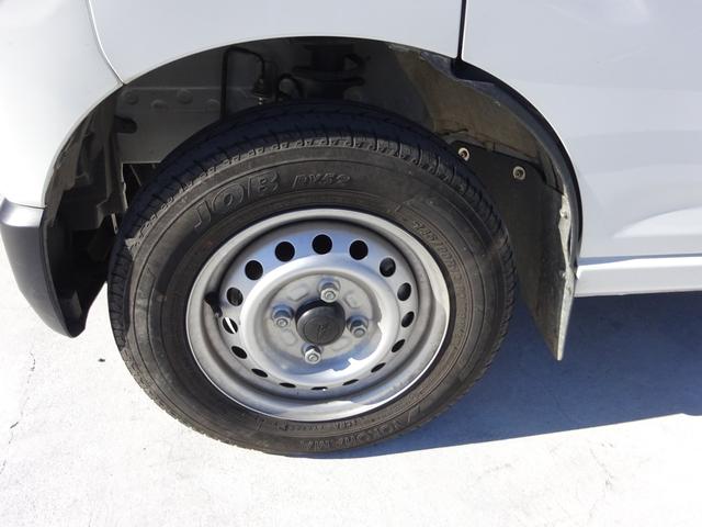 ハイゼットカーゴ DX ドライブレコーダー ワンオーナー レーンキープアシスト オートライト オートハイビーム フロアマット ドアバイザー キーレスエントリー 運転席&助手席エアバック 衝突被害軽減ブレーキ(10枚目)