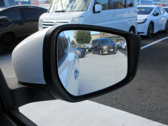 リーフ ｅ＋　Ｘ　後期モデル　純正９インチナビ　フルセグＴＶ　バックカメラ　クルーズコントロール　ドラレコ　ＥＴＣ　シートヒーター　ステアリングヒーター　ＬＥＤヘッドライト　純正１６インチＡＷ　急速充電　充電ケーブル（20枚目）