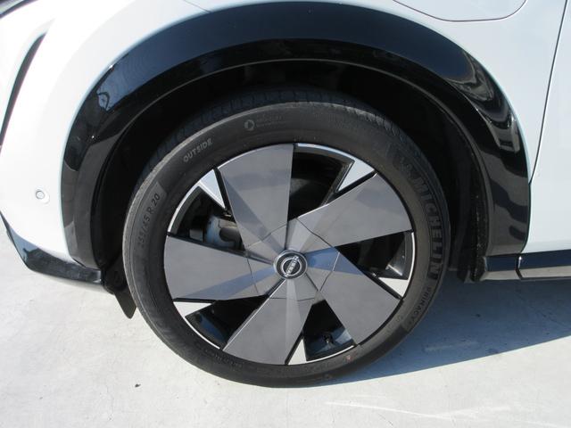 アリア Ｂ９　ｅ－４ＯＲＣＥ　リミテッド　４ＷＤ　プロパイロット　サンルーフ　レザーシート　純正１２．３インチナビ　フルセグＴＶ　全周囲カメラ　ＢＯＳＥサウンド　パワーバックドア　ドラレコ　ＥＴＣ　シートヒーター　パワーシート　充電ケーブル（9枚目）