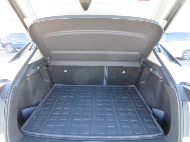 アリア Ｂ９　ｅ－４ＯＲＣＥ　リミテッド　４ＷＤ　プロパイロット　サンルーフ　レザーシート　純正１２．３インチナビ　フルセグＴＶ　全周囲カメラ　ＢＯＳＥサウンド　パワーバックドア　ドラレコ　ＥＴＣ　シートヒーター　パワーシート　充電ケーブル（18枚目）