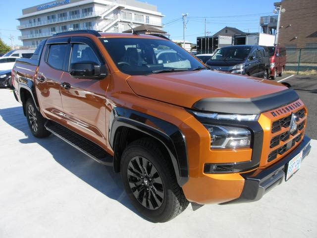 トライトン GSR 4WD レザーシート 純正9インチナビ フルセグTV 全周囲カメラ レーダークルーズコントロール ETC ブラインドスポットモニター シートヒーター ステアリングヒーター パワーシート 社外バグガード(6枚目)