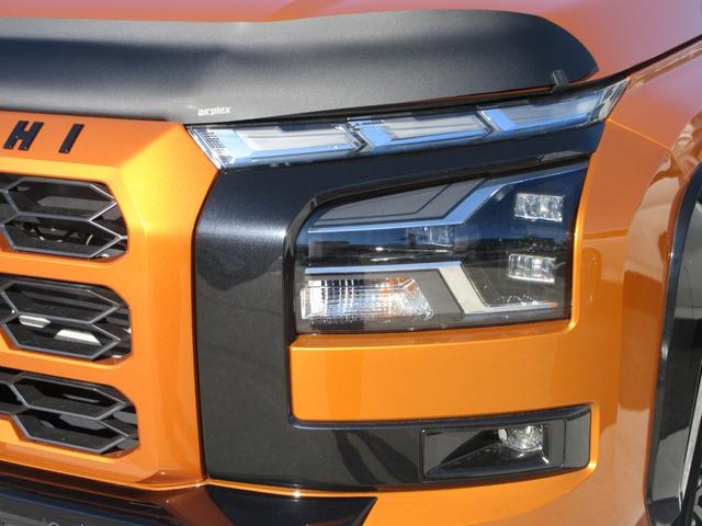 トライトン GSR 4WD レザーシート 純正9インチナビ フルセグTV 全周囲カメラ レーダークルーズコントロール ETC ブラインドスポットモニター シートヒーター ステアリングヒーター パワーシート 社外バグガード(8枚目)