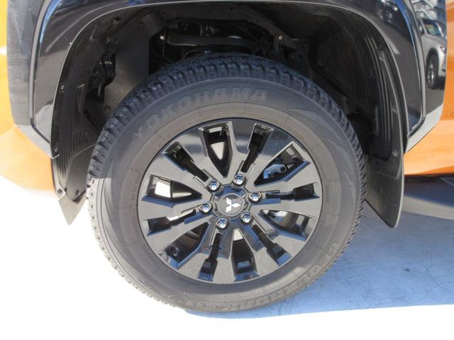 トライトン GSR 4WD レザーシート 純正9インチナビ フルセグTV 全周囲カメラ レーダークルーズコントロール ETC ブラインドスポットモニター シートヒーター ステアリングヒーター パワーシート 社外バグガード(9枚目)