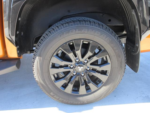 トライトン GSR 4WD レザーシート 純正9インチナビ フルセグTV 全周囲カメラ レーダークルーズコントロール ETC ブラインドスポットモニター シートヒーター ステアリングヒーター パワーシート 社外バグガード(10枚目)