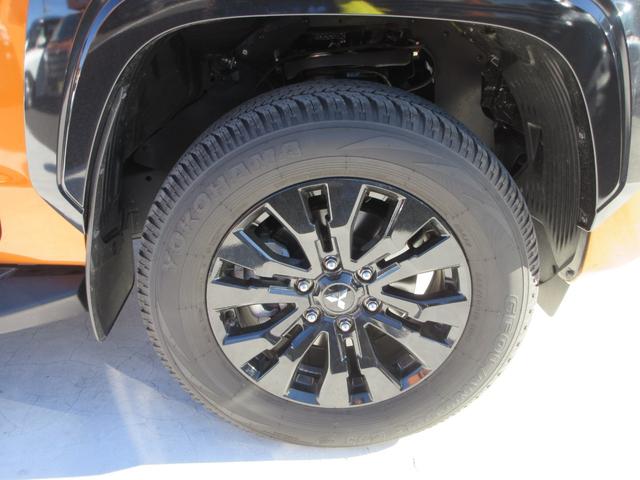 トライトン GSR 4WD レザーシート 純正9インチナビ フルセグTV 全周囲カメラ レーダークルーズコントロール ETC ブラインドスポットモニター シートヒーター ステアリングヒーター パワーシート 社外バグガード(12枚目)