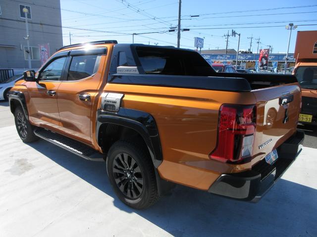 トライトン GSR 4WD レザーシート 純正9インチナビ フルセグTV 全周囲カメラ レーダークルーズコントロール ETC ブラインドスポットモニター シートヒーター ステアリングヒーター パワーシート 社外バグガード(16枚目)