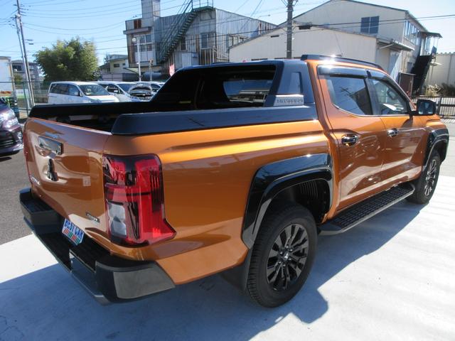 トライトン GSR 4WD レザーシート 純正9インチナビ フルセグTV 全周囲カメラ レーダークルーズコントロール ETC ブラインドスポットモニター シートヒーター ステアリングヒーター パワーシート 社外バグガード(17枚目)