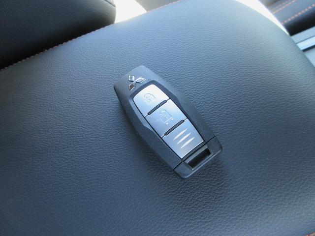 トライトン GSR 4WD レザーシート 純正9インチナビ フルセグTV 全周囲カメラ レーダークルーズコントロール ETC ブラインドスポットモニター シートヒーター ステアリングヒーター パワーシート 社外バグガード(53枚目)