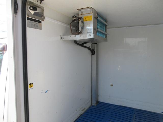 ハイゼットトラック 冷蔵冷凍車 4WD 5速MT デンソー冷凍機 -22℃設定 非常ブザー 庫内灯 スライドドア 運転席エアバック エアコン パワステ オーディオレス(24枚目)