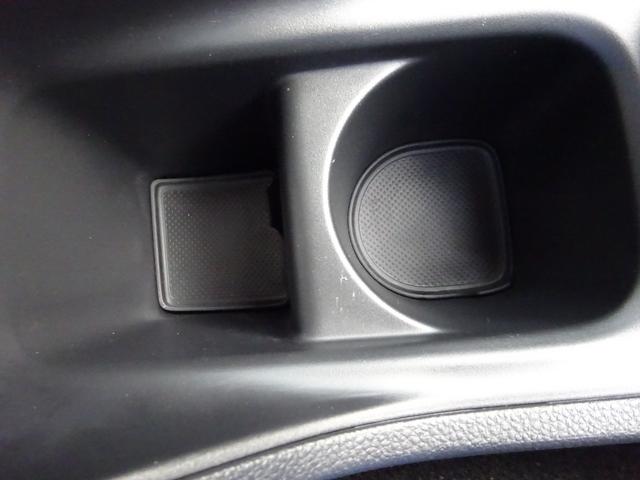 フィット ｅ：ＨＥＶリュクス　ホンダセンシング　純正９インチナビ　フルセグＴＶ　バックカメラ　ドライブレコーダー　ＥＴＣ　Ｂｌｕｅｔｏｏｔｈ　ＤＩＳＣ　ＵＳＢ　アダプティブクルーズコントロール　レーンキープアシスト（38枚目）