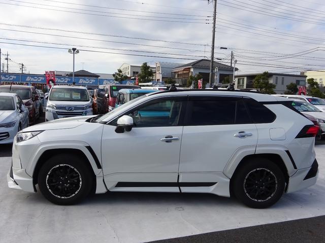 ＲＡＶ４ Ｇ　４ＷＤ　ＴＲＤエアロ　トヨタセーフティセンス　レザーシート　ストラーダフローティングナビ　フルセグＴＶ　パワーバックドア　バックカメラ　ＥＴＣ　アダプティブクルーズコントロール（9枚目）