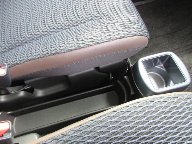 フレアクロスオーバー ハイブリッドＸＳスペシャル　純正１０インチディスプレイ　Ａｐｐｌｅ　Ｃａｒｐｌａｙ　Ｂｌｕｅｔｏｏｔｈ　デュアルカメラブレーキサポート　シートヒーター　レーンキープアシスト　オートライト　ＬＥＤヘッドライト　ルーフレール（39枚目）