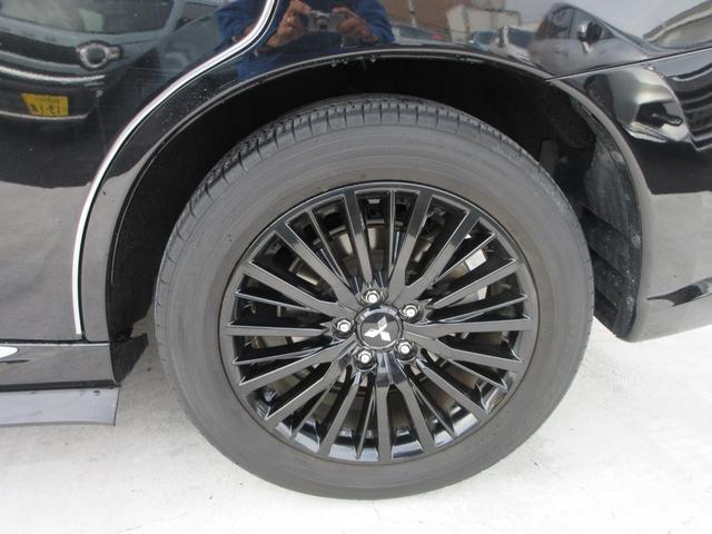 アウトランダーＰＨＥＶ ブラックエディション　４ＷＤ　アルパイン１１インチナビ　フルセグＴＶ　全周囲カメラ　パワーバックドア　レーダークルーズコントロール　前後ドラレコ　ＥＴＣ　ハーフレザーシート　シートヒーター　パワーシート　充電ケーブル（10枚目）