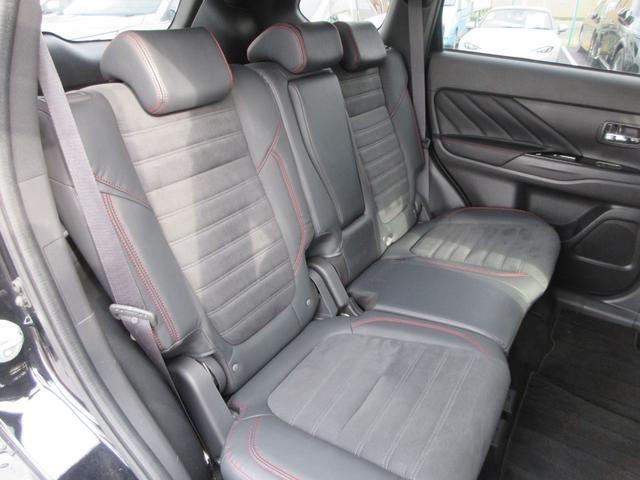 アウトランダーＰＨＥＶ ブラックエディション　４ＷＤ　アルパイン１１インチナビ　フルセグＴＶ　全周囲カメラ　パワーバックドア　レーダークルーズコントロール　前後ドラレコ　ＥＴＣ　ハーフレザーシート　シートヒーター　パワーシート　充電ケーブル（53枚目）