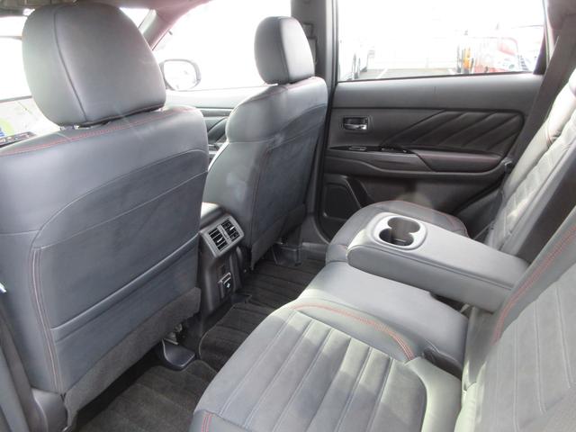 アウトランダーＰＨＥＶ ブラックエディション　４ＷＤ　アルパイン１１インチナビ　フルセグＴＶ　全周囲カメラ　パワーバックドア　レーダークルーズコントロール　前後ドラレコ　ＥＴＣ　ハーフレザーシート　シートヒーター　パワーシート　充電ケーブル（54枚目）