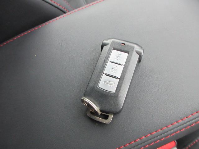 アウトランダーＰＨＥＶ ブラックエディション　４ＷＤ　アルパイン１１インチナビ　フルセグＴＶ　全周囲カメラ　パワーバックドア　レーダークルーズコントロール　前後ドラレコ　ＥＴＣ　ハーフレザーシート　シートヒーター　パワーシート　充電ケーブル（59枚目）