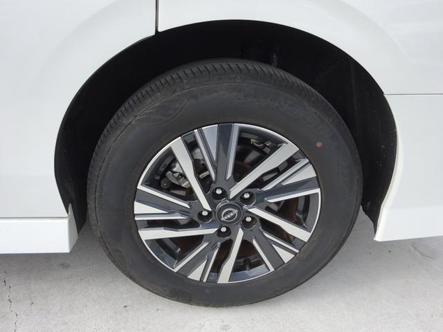 セレナ ハイウェイスターＶ　プロパイロット　ＥＣＬＩＰＳＥナビ　両側パワースライドドア　バックカメラ　ＥＴＣ　Ｂｌｕｅｔｏｏｔｈ　ＤＩＳＣ　ＵＳＢ　ブラインドスポットモニター　レーンキープアシスト　パドルシフト　オートライト（11枚目）