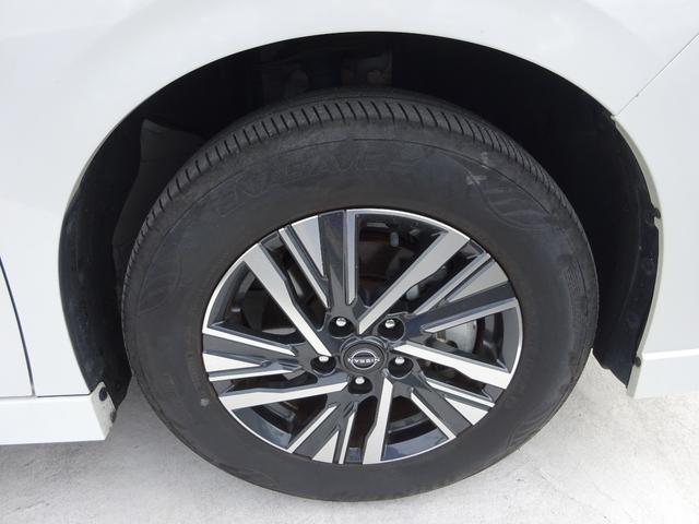 セレナ ハイウェイスターＶ　プロパイロット　ＥＣＬＩＰＳＥナビ　両側パワースライドドア　バックカメラ　ＥＴＣ　Ｂｌｕｅｔｏｏｔｈ　ＤＩＳＣ　ＵＳＢ　ブラインドスポットモニター　レーンキープアシスト　パドルシフト　オートライト（17枚目）