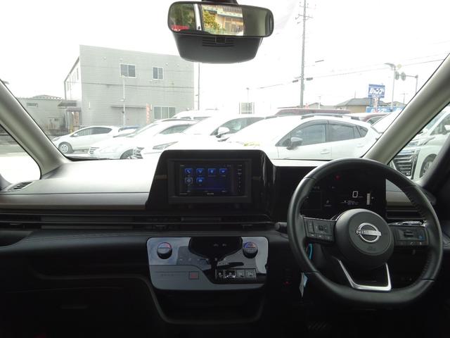 セレナ ハイウェイスターＶ　プロパイロット　ＥＣＬＩＰＳＥナビ　両側パワースライドドア　バックカメラ　ＥＴＣ　Ｂｌｕｅｔｏｏｔｈ　ＤＩＳＣ　ＵＳＢ　ブラインドスポットモニター　レーンキープアシスト　パドルシフト　オートライト（29枚目）