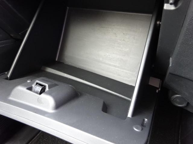 セレナ ハイウェイスターＶ　プロパイロット　ＥＣＬＩＰＳＥナビ　両側パワースライドドア　バックカメラ　ＥＴＣ　Ｂｌｕｅｔｏｏｔｈ　ＤＩＳＣ　ＵＳＢ　ブラインドスポットモニター　レーンキープアシスト　パドルシフト　オートライト（35枚目）