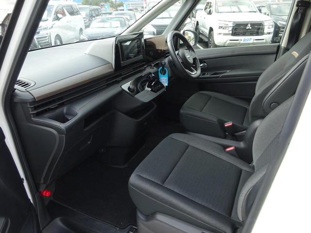 セレナ ハイウェイスターＶ　プロパイロット　ＥＣＬＩＰＳＥナビ　両側パワースライドドア　バックカメラ　ＥＴＣ　Ｂｌｕｅｔｏｏｔｈ　ＤＩＳＣ　ＵＳＢ　ブラインドスポットモニター　レーンキープアシスト　パドルシフト　オートライト（44枚目）