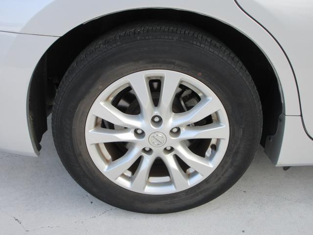 ティアナ ＸＬ　ナビＡＶＭパッケージ　純正ナビ　フルセグＴＶ　全周囲カメラ　クルーズコントロール　ドラレコ　ＥＴＣ　パワーシート　エマージェンシーブレーキ　プッシュスタート　ＨＩＤヘッドランプ　純正１６インチＡＷ　インテリジェントキー（11枚目）