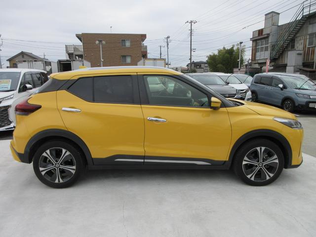 キックス X ツートーンインテリアエディション プロパイロット レザーシート 純正9インチナビ フルセグTV 全周囲カメラ ドラレコ ETC シートヒーター ステアリングヒーター インテリジェントルームミラー LEDヘッドライト 純正17インチAW(13枚目)