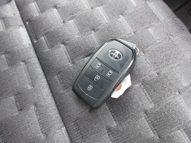 ヴォクシー ハイブリッドＳ－Ｚ　モデリスタエアロ　フロントグリルシグネチャーイルミ　純正１０．５インチナビ　フルセグＴＶ　全周囲カメラ　両側パワースライドドア　前後ドライブレコーダー　ＥＴＣ　レーダークルコン　シートヒーター（56枚目）