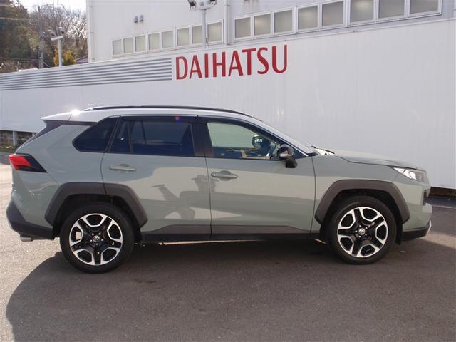 ＲＡＶ４ アドベンチャー　踏み間違い防止装置　地デジ　エアコン　ＡＷ　パワステ　ＡＢＳ　ナビテレビ　サイドエアバッグ　パワーウインドウ　メモリナビ　４ＷＤ車　エアバッグ　リヤカメラ（24枚目）