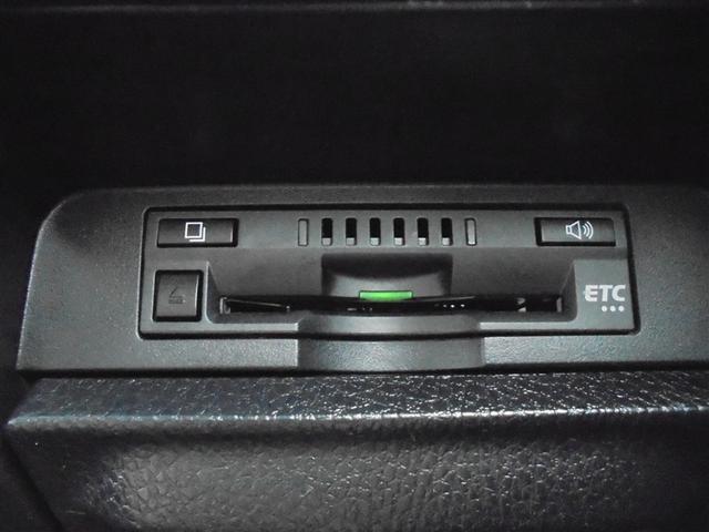 ヴォクシー ＺＳ　煌ＩＩ　スマートキー・プッシュスタート　バックガイドモニター　セキュリティアラーム　両側パワスラドア　ＥＴＣ車載器　地デジテレビ　記録簿付き　ＶＳＣ　ＬＥＤライト　助手席エアバック　キーレスエントリー　ＡＣ（12枚目）
