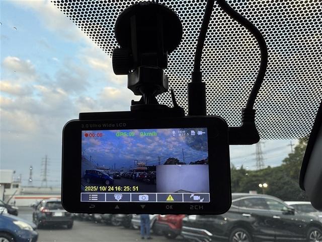 シエンタ G ナビ・TV スマートキープッシュスタート アイドリングS 1オ-ナ- リアカメラ 地デジフルセグ 定期点検記録簿 フルオートエアコン パワーウィンド ETC 運転席エアバック パワステ DVD再生可(15枚目)