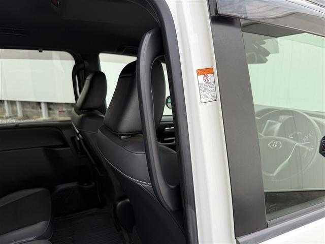 ノア ハイブリッドSi ダブルバイビーII Bカメラ 横滑り防止装置 記録簿有 LED 地デジ 1オーナー オートクルーズ DVD再生可 メモリナビ エアバッグ ETC ナビ&TV 3列シート ABS アルミホイール スマートキ キーレス(9枚目)