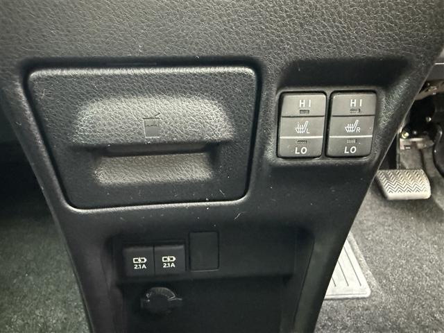 ノア ハイブリッドSi ダブルバイビーII Bカメラ 横滑り防止装置 記録簿有 LED 地デジ 1オーナー オートクルーズ DVD再生可 メモリナビ エアバッグ ETC ナビ&TV 3列シート ABS アルミホイール スマートキ キーレス(19枚目)