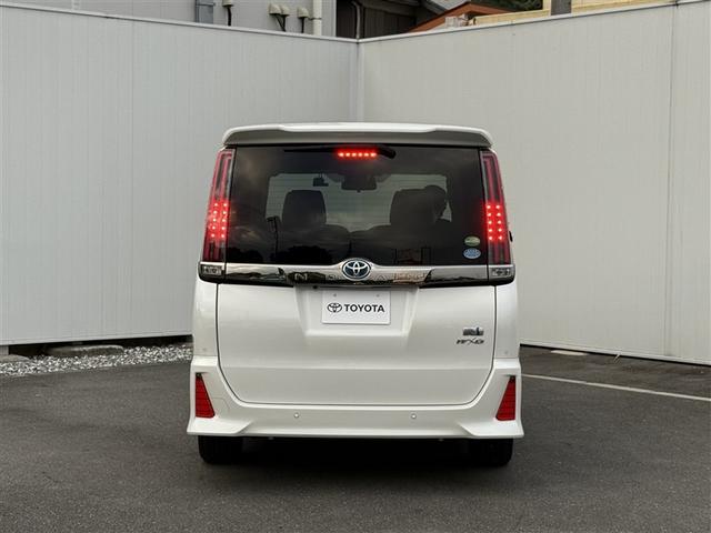 ノア ハイブリッドSi ダブルバイビーII Bカメラ 横滑り防止装置 記録簿有 LED 地デジ 1オーナー オートクルーズ DVD再生可 メモリナビ エアバッグ ETC ナビ&TV 3列シート ABS アルミホイール スマートキ キーレス(33枚目)