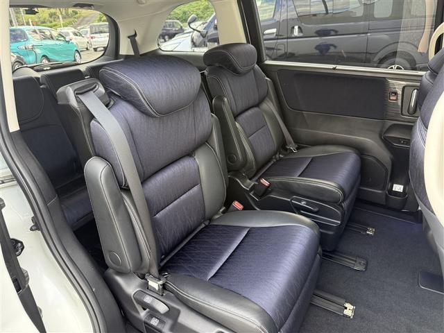 オデッセイ アブソルート・２０ｔｈアニバーサリー　アルミ　キーレスエントリー　衝突軽減Ｂ　ＬＥＤヘッドランプ　パワーウィンド　オートクルーズコントロール　３列シート　リアカメラ　スマートキー　カーテンエアバック　フルオートエアコン　ナビＴＶ　ＶＳＣ（8枚目）