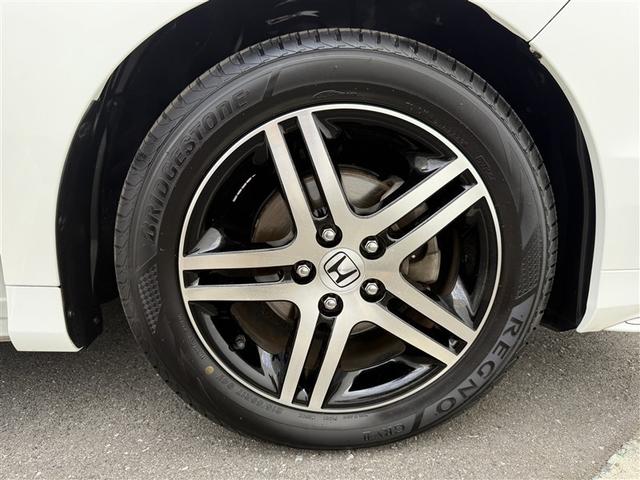 オデッセイ アブソルート・２０ｔｈアニバーサリー　アルミ　キーレスエントリー　衝突軽減Ｂ　ＬＥＤヘッドランプ　パワーウィンド　オートクルーズコントロール　３列シート　リアカメラ　スマートキー　カーテンエアバック　フルオートエアコン　ナビＴＶ　ＶＳＣ（14枚目）