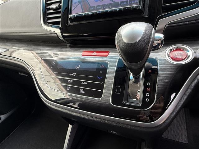 オデッセイ アブソルート・２０ｔｈアニバーサリー　アルミ　キーレスエントリー　衝突軽減Ｂ　ＬＥＤヘッドランプ　パワーウィンド　オートクルーズコントロール　３列シート　リアカメラ　スマートキー　カーテンエアバック　フルオートエアコン　ナビＴＶ　ＶＳＣ（20枚目）