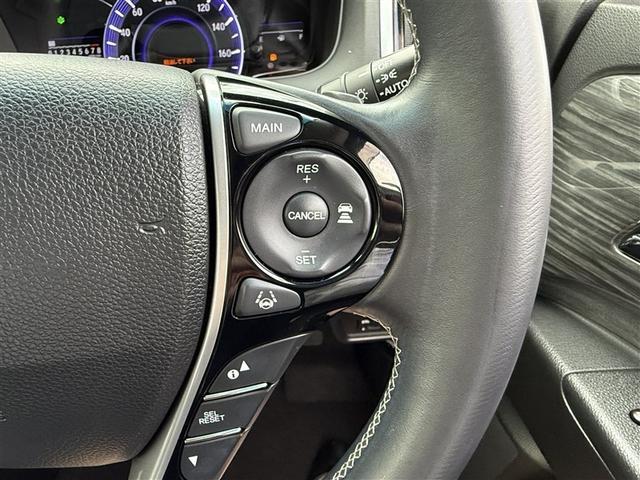 オデッセイ アブソルート・２０ｔｈアニバーサリー　アルミ　キーレスエントリー　衝突軽減Ｂ　ＬＥＤヘッドランプ　パワーウィンド　オートクルーズコントロール　３列シート　リアカメラ　スマートキー　カーテンエアバック　フルオートエアコン　ナビＴＶ　ＶＳＣ（21枚目）