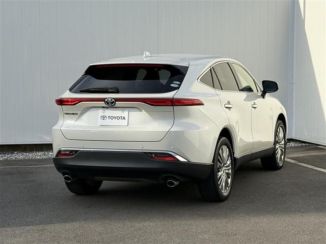 ハリアー Ｚ　レザーパッケージ　スマキ　追突防止　フルセグテレビ　バックモニター　本革シート　アルミ　横滑り防止機能　Ｐシート　整備記録簿　オートクルーズコントロール　ＬＥＤヘッドライト　盗難防止システム　エアコン　エアバッグ（6枚目）