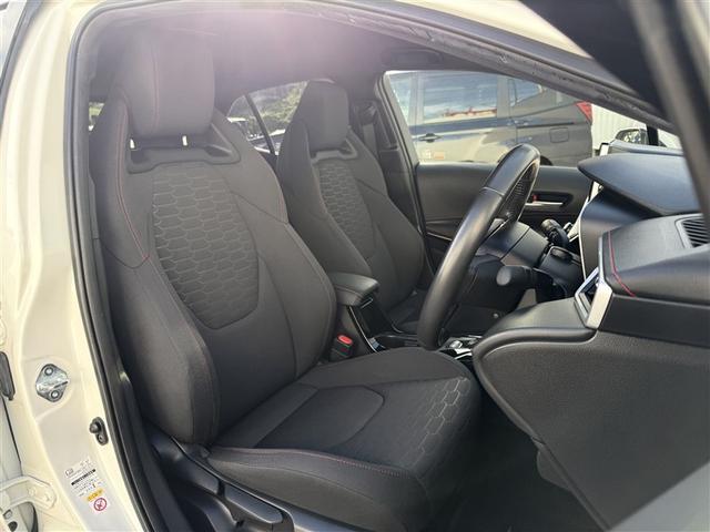 カローラスポーツ ハイブリッドＧ　Ｚ　サイドエアバック　前後誤発進抑制　Ｂモニ　エアバック　オートエアコン　地デジ　ナビＴＶ　ＡＷ　デュアルエアバッグ　整備記録簿　パワステ　ＡＢＳ　パワーウィンド　メモリーナビ（5枚目）