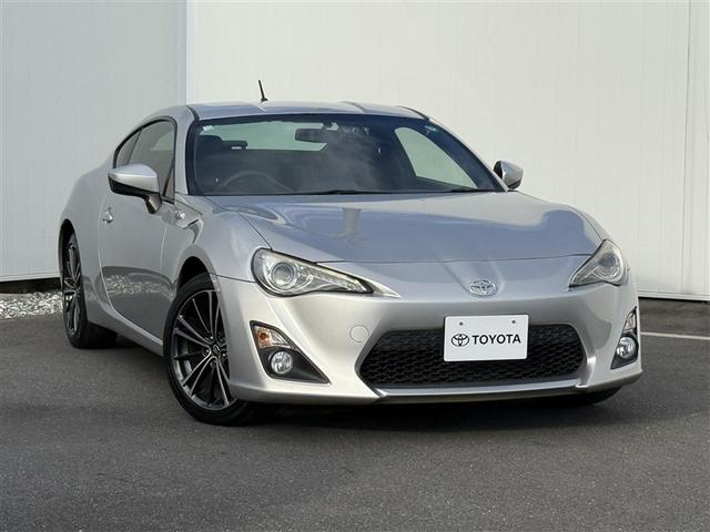 ８６ ＧＴ　キーフリ　１オナ　盗難防止　地デジ　スマートキ－　ＥＴＣ車載器　ＶＳＡ　オートエアコン　サイドＳＲＳ　助手席エアバッグ　パワーウィンドウ　アルミ　運転席エアバッグ　ＡＢＳ　パワーステアリング（3枚目）