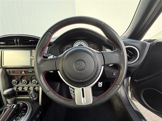 ８６ ＧＴ　キーフリ　１オナ　盗難防止　地デジ　スマートキ－　ＥＴＣ車載器　ＶＳＡ　オートエアコン　サイドＳＲＳ　助手席エアバッグ　パワーウィンドウ　アルミ　運転席エアバッグ　ＡＢＳ　パワーステアリング（4枚目）