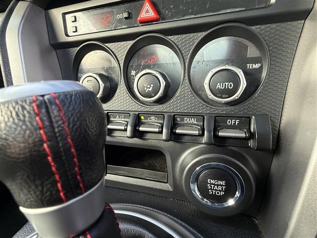 ８６ ＧＴ　キーフリ　１オナ　盗難防止　地デジ　スマートキ－　ＥＴＣ車載器　ＶＳＡ　オートエアコン　サイドＳＲＳ　助手席エアバッグ　パワーウィンドウ　アルミ　運転席エアバッグ　ＡＢＳ　パワーステアリング（5枚目）