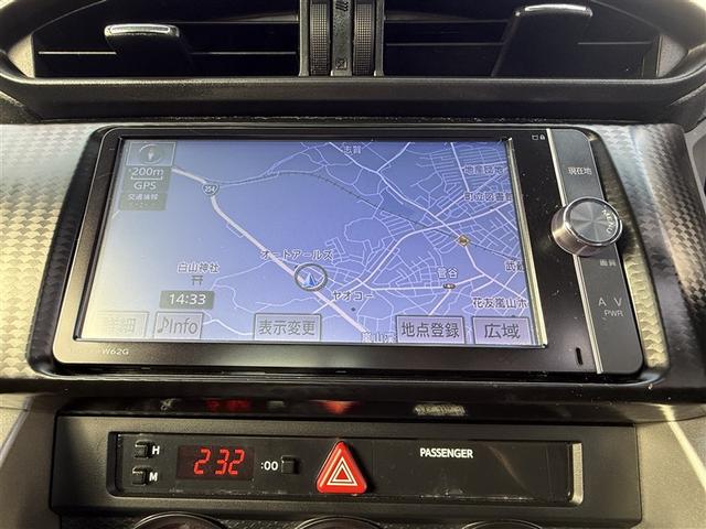 ８６ ＧＴ　キーフリ　１オナ　盗難防止　地デジ　スマートキ－　ＥＴＣ車載器　ＶＳＡ　オートエアコン　サイドＳＲＳ　助手席エアバッグ　パワーウィンドウ　アルミ　運転席エアバッグ　ＡＢＳ　パワーステアリング（8枚目）