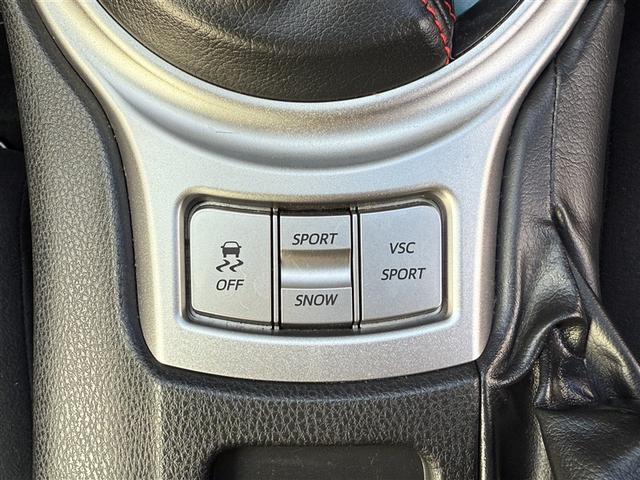 ８６ ＧＴ　キーフリ　１オナ　盗難防止　地デジ　スマートキ－　ＥＴＣ車載器　ＶＳＡ　オートエアコン　サイドＳＲＳ　助手席エアバッグ　パワーウィンドウ　アルミ　運転席エアバッグ　ＡＢＳ　パワーステアリング（10枚目）