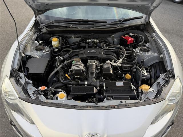 ８６ ＧＴ　キーフリ　１オナ　盗難防止　地デジ　スマートキ－　ＥＴＣ車載器　ＶＳＡ　オートエアコン　サイドＳＲＳ　助手席エアバッグ　パワーウィンドウ　アルミ　運転席エアバッグ　ＡＢＳ　パワーステアリング（17枚目）