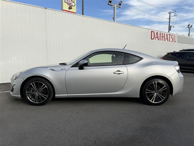 ８６ ＧＴ　キーフリ　１オナ　盗難防止　地デジ　スマートキ－　ＥＴＣ車載器　ＶＳＡ　オートエアコン　サイドＳＲＳ　助手席エアバッグ　パワーウィンドウ　アルミ　運転席エアバッグ　ＡＢＳ　パワーステアリング（26枚目）